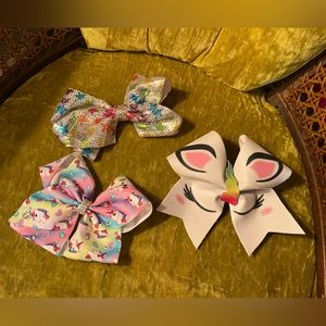 Adorable 40 PIECE, flower, and bow hair lot